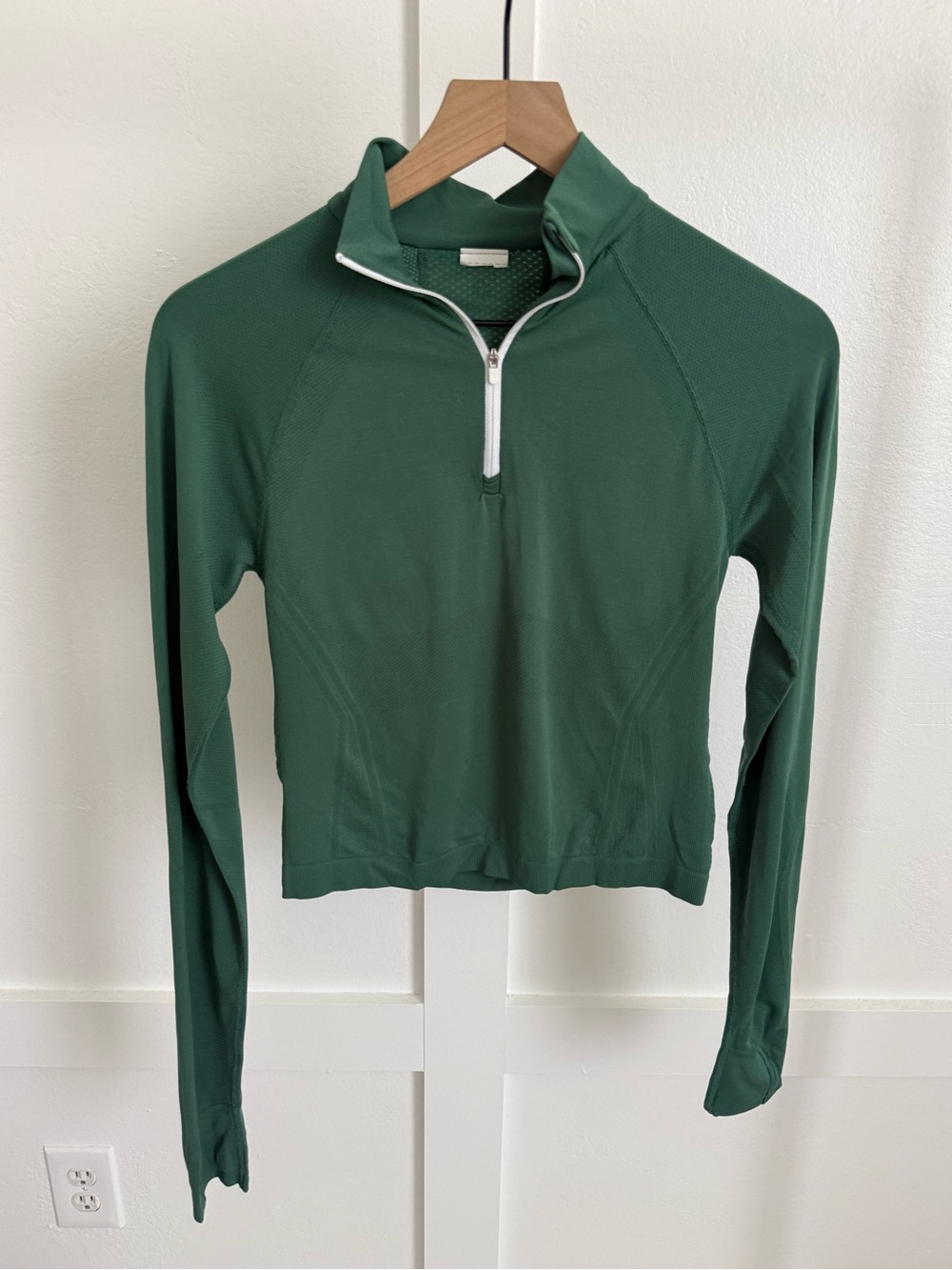 Athleta Momentum Seamless Crop Half Zip Long Sleeve